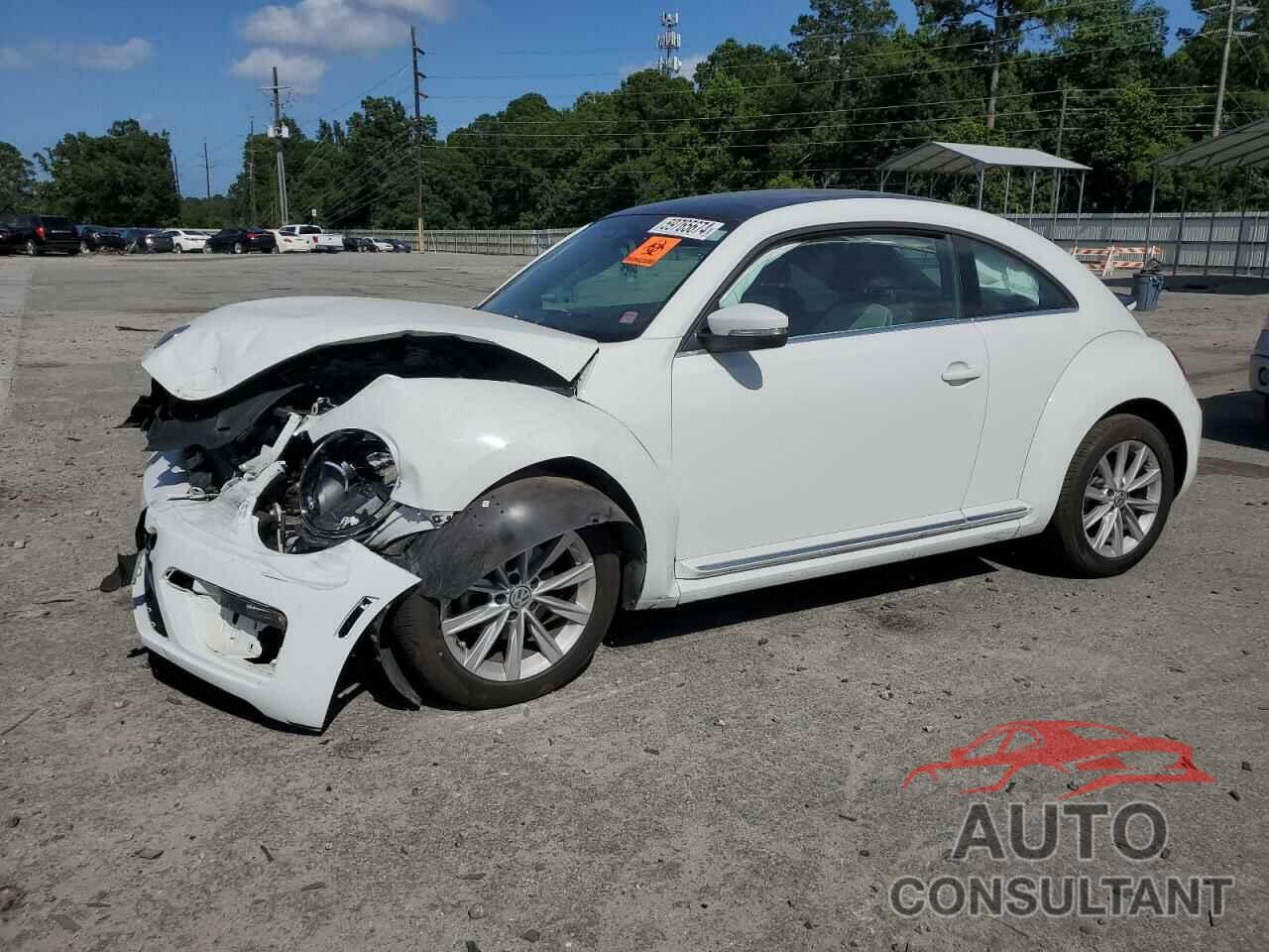 VOLKSWAGEN BEETLE 2018 - 3VWJD7AT1JM708988