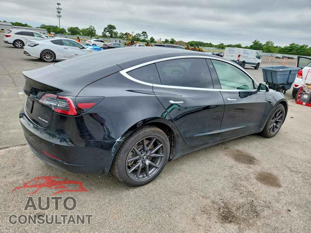 TESLA MODEL 3 2018 - 5YJ3E1EB5JF182179
