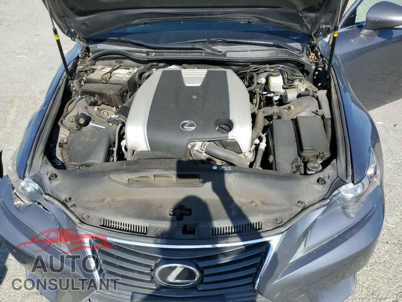 LEXUS IS 2015 - JTHBE1D20F5022313