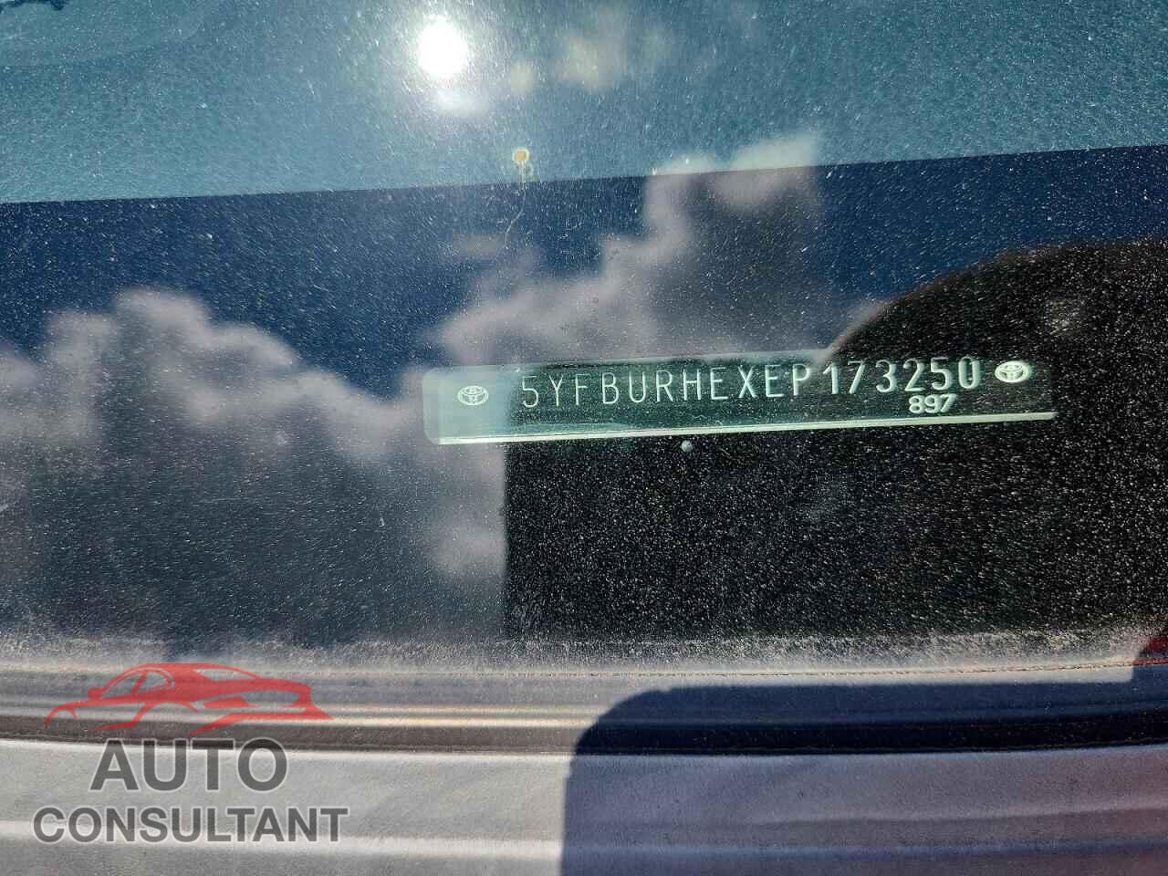 TOYOTA COROLLA 2014 - 5YFBURHEXEP173250