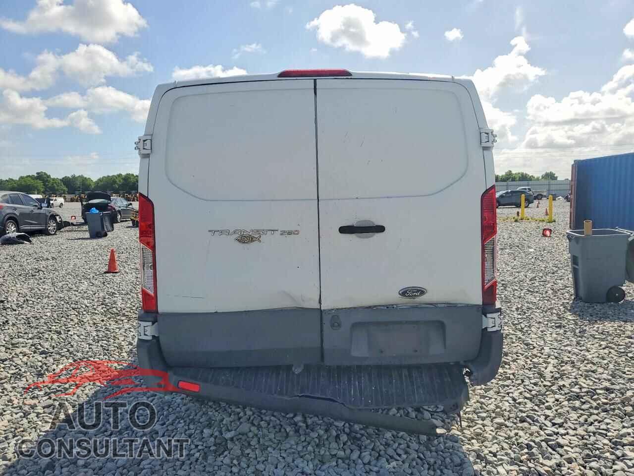 FORD TRANSIT 2016 - 1FTYR1YM5GKB26178