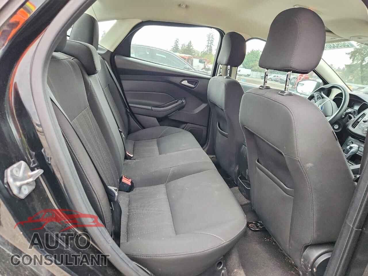 FORD FOCUS 2015 - 1FADP3F27FL358801
