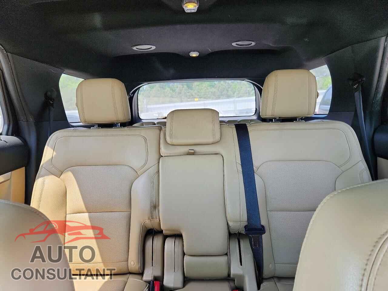 FORD EXPLORER 2016 - 1FM5K7F87GGA00984