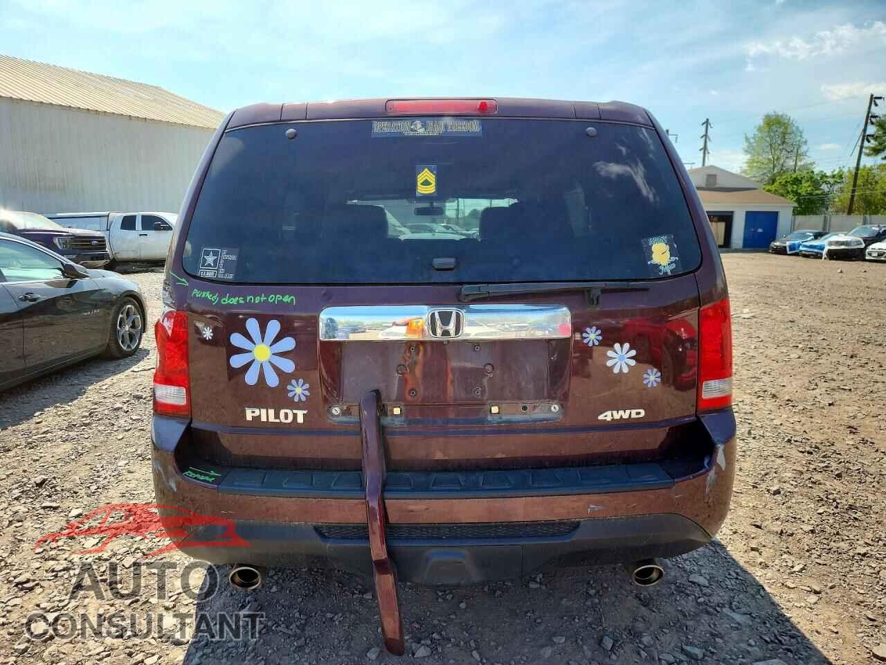 HONDA PILOT 2015 - 5FNYF4H4XFB071653