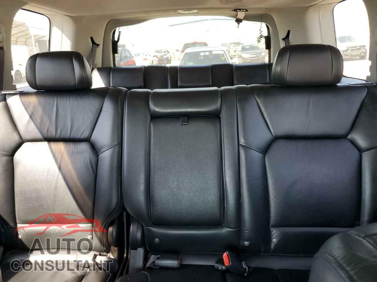 HONDA PILOT 2011 - 5FNYF3H59BB047597