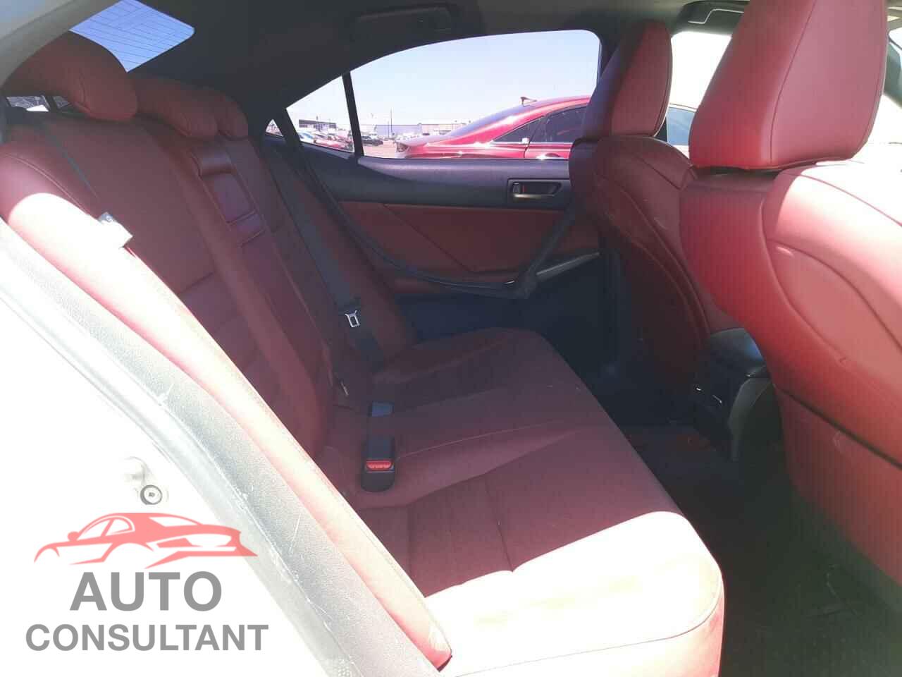LEXUS IS 2018 - JTHBA1D20J5072777