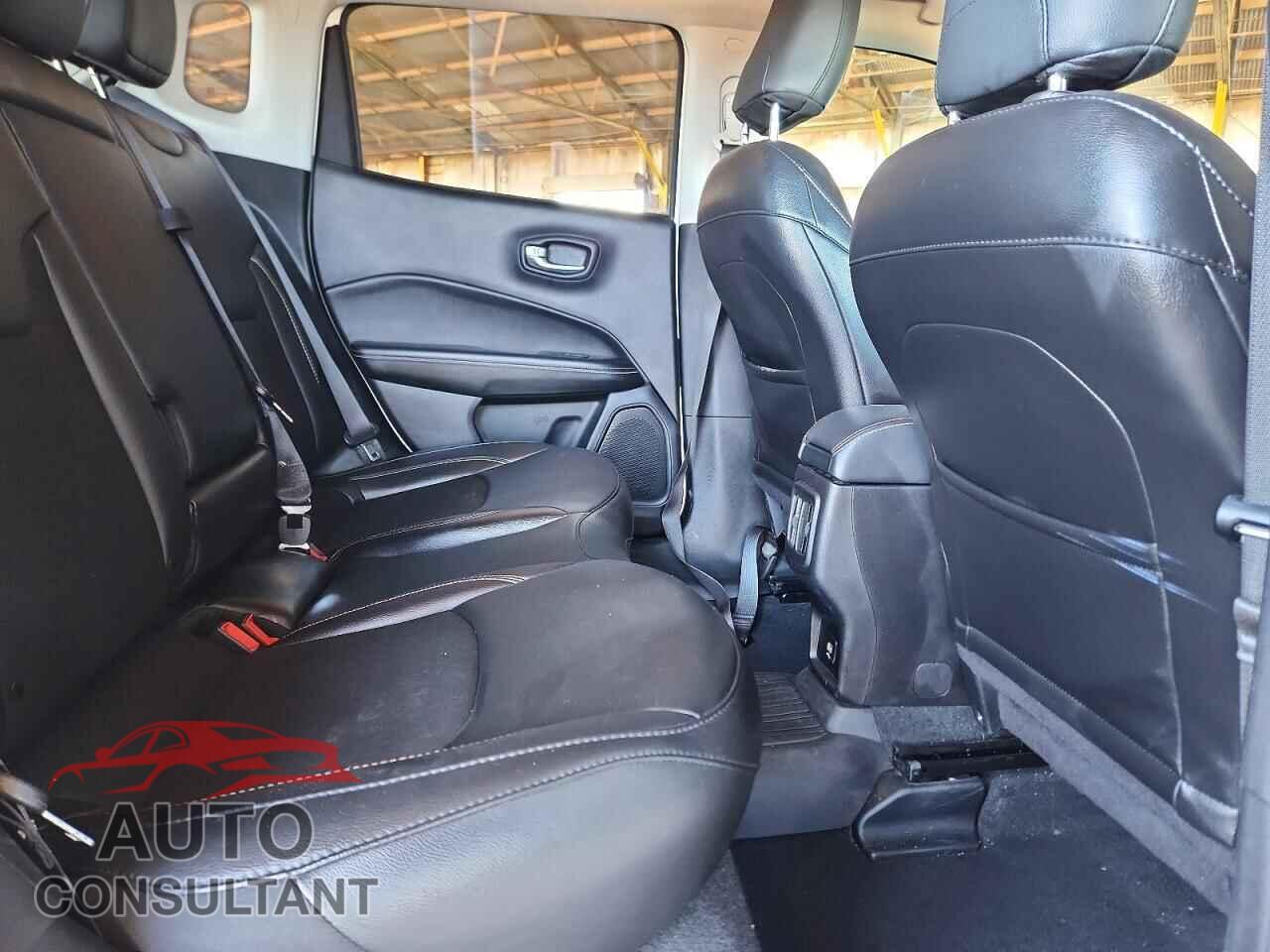 JEEP COMPASS 2020 - 3C4NJDBB6LT175028