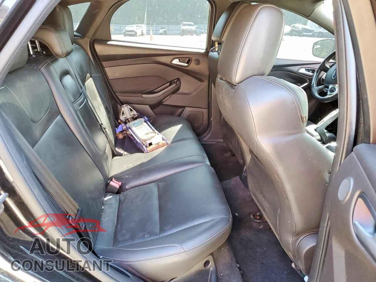 FORD FOCUS 2013 - 1FADP3L92DL217679