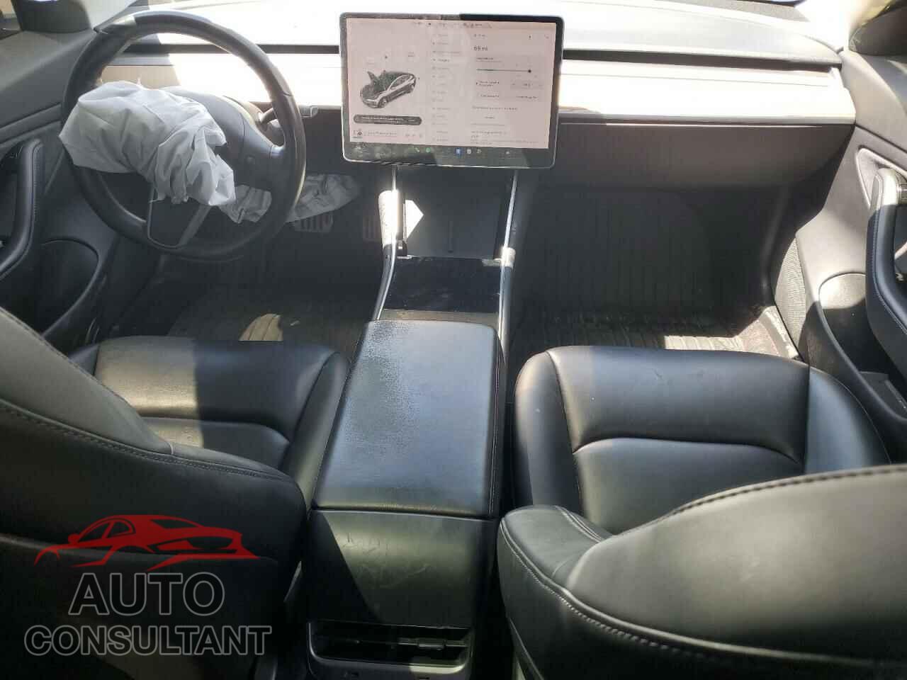 TESLA MODEL 3 2019 - 5YJ3E1EB1KF213977