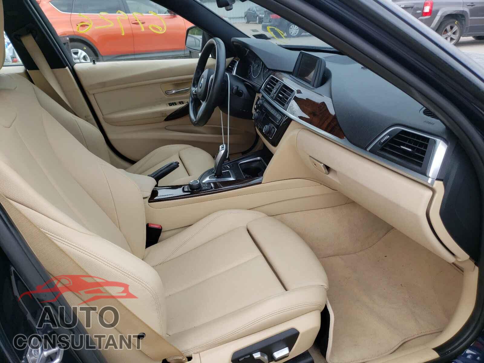 BMW 3 SERIES 2016 - WBA8A9C52GK616371