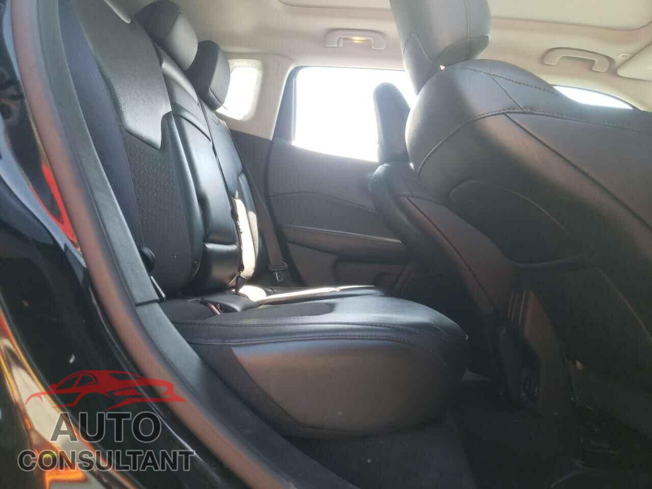 JEEP COMPASS 2018 - 3C4NJDBB7JT108161
