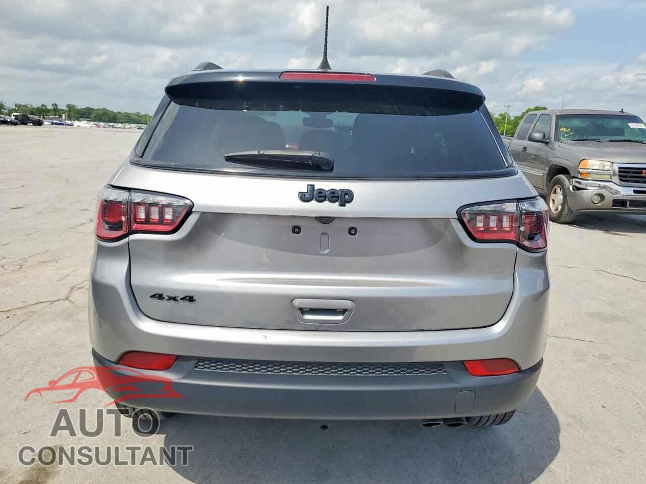 JEEP COMPASS 2018 - 3C4NJDBB4JT298694