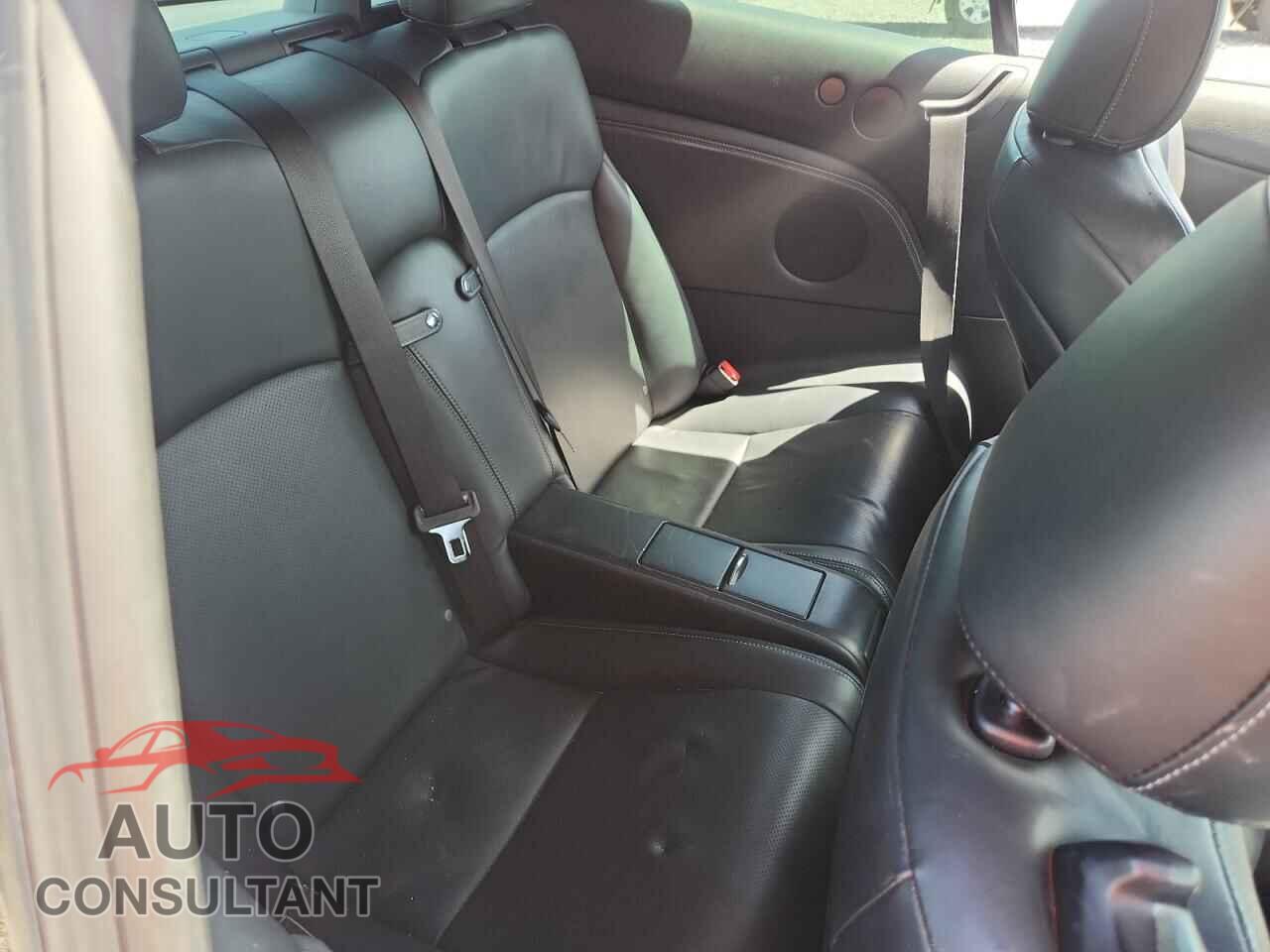 LEXUS IS 2010 - JTHFE2C2XA2502426