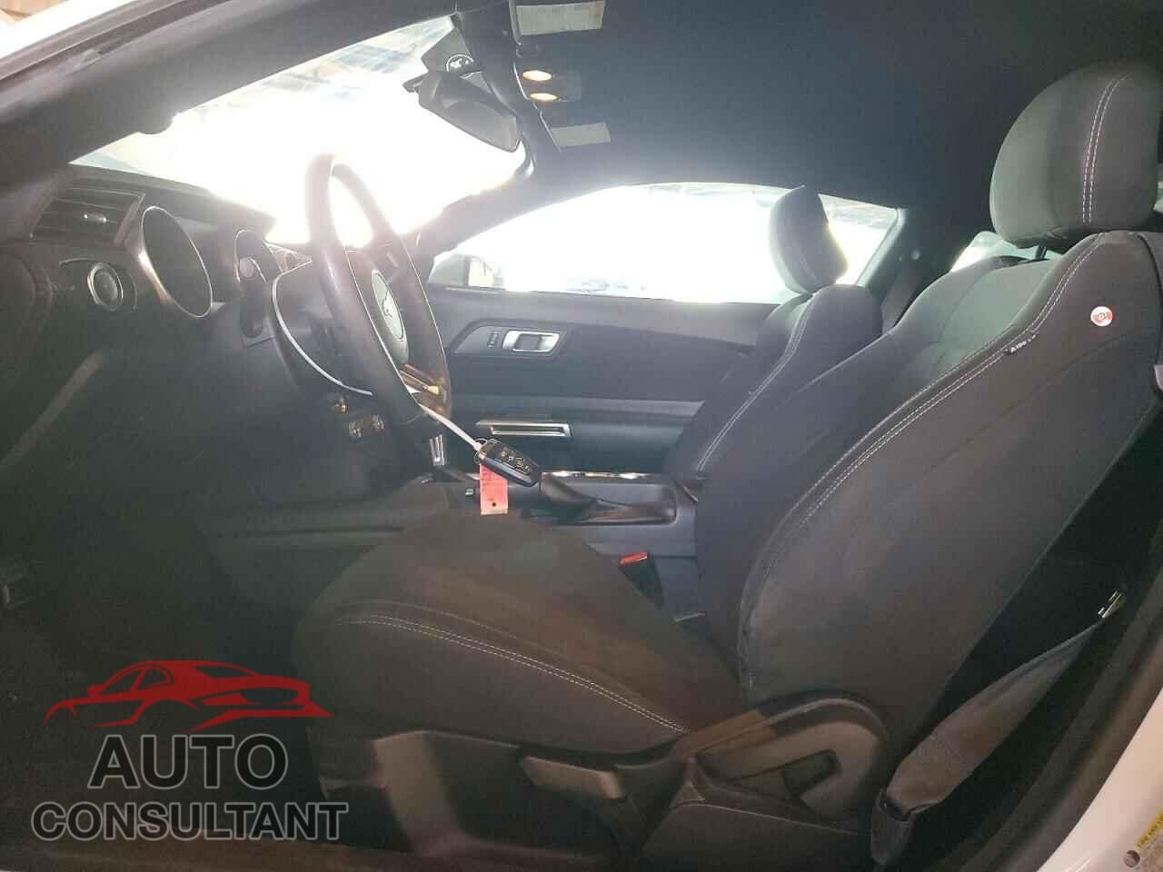 FORD MUSTANG 2018 - 1FA6P8TH4J5176646