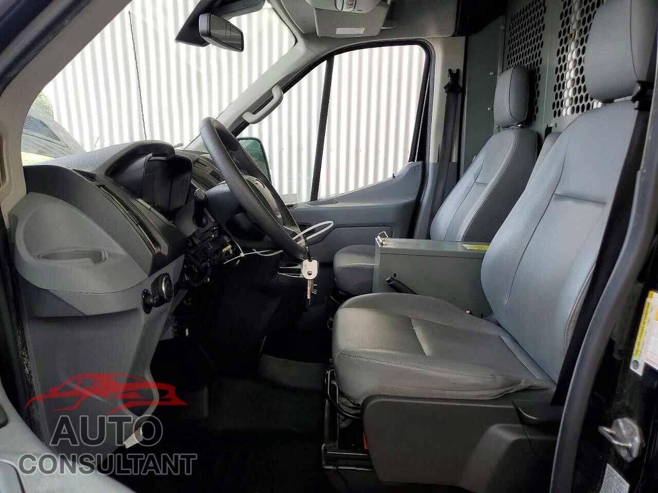 FORD TRANSIT 2017 - 1FTYR2CMXHKB01906