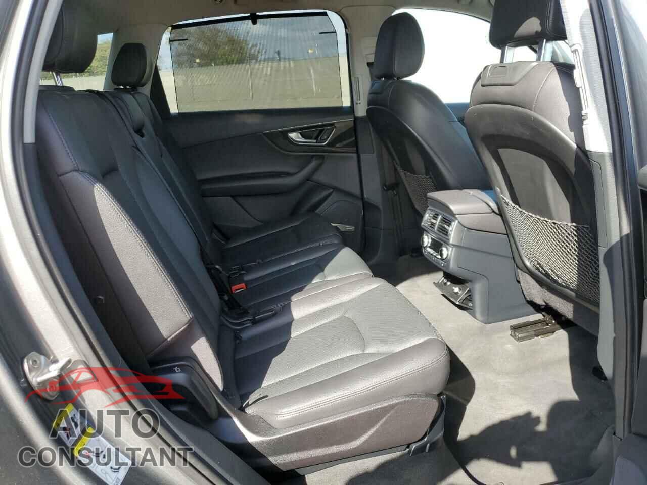 AUDI Q7 2017 - WA1VAAF76HD001097