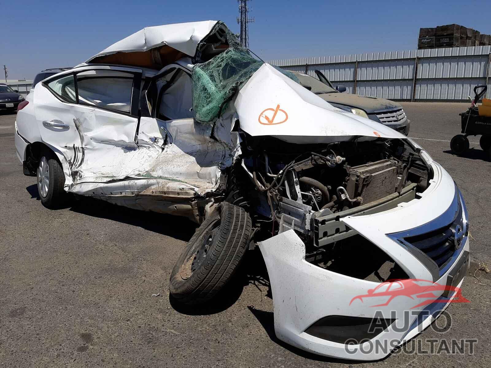 NISSAN VERSA 2017 - 3N1CN7AP7HL861826