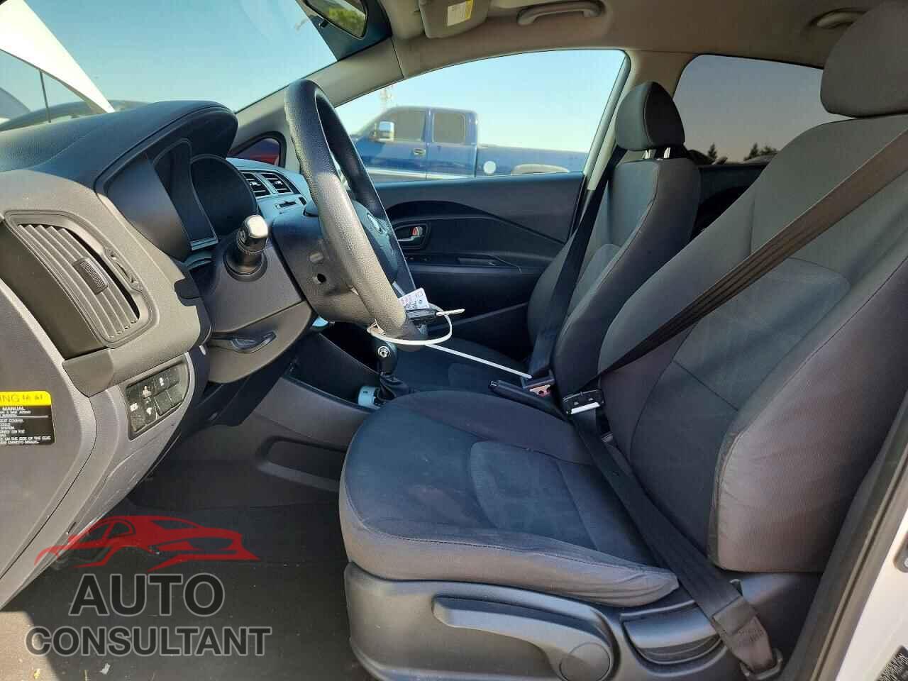KIA RIO 2014 - KNADM5A38E6418268
