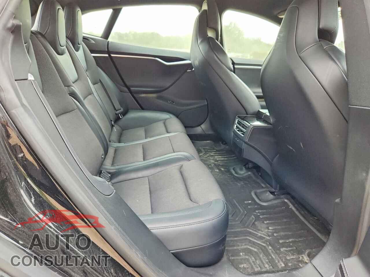 TESLA MODEL S 2017 - 5YJSA1E28HF233076