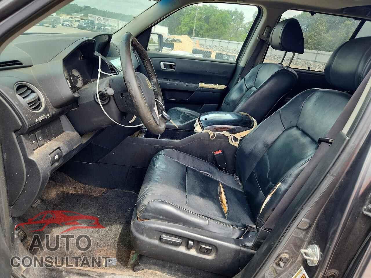 HONDA PILOT 2011 - 5FNYF4H92BB001070