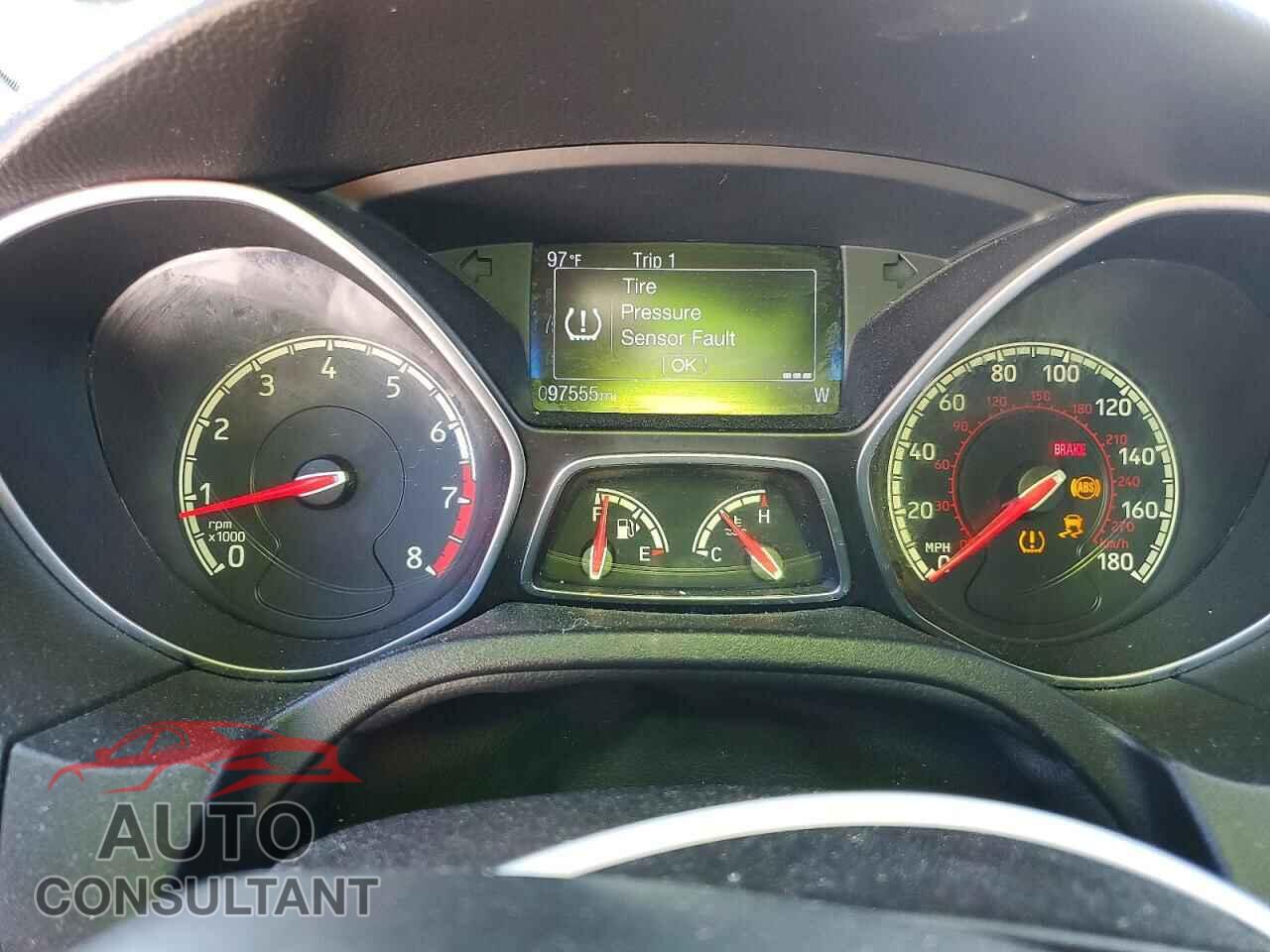 FORD FOCUS 2017 - 1FADP3L96HL298210