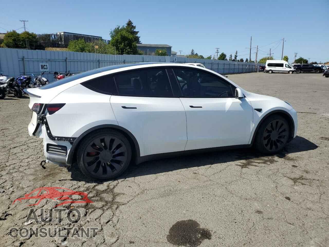 TESLA MODEL Y 2021 - 5YJYGDEF2MF277467