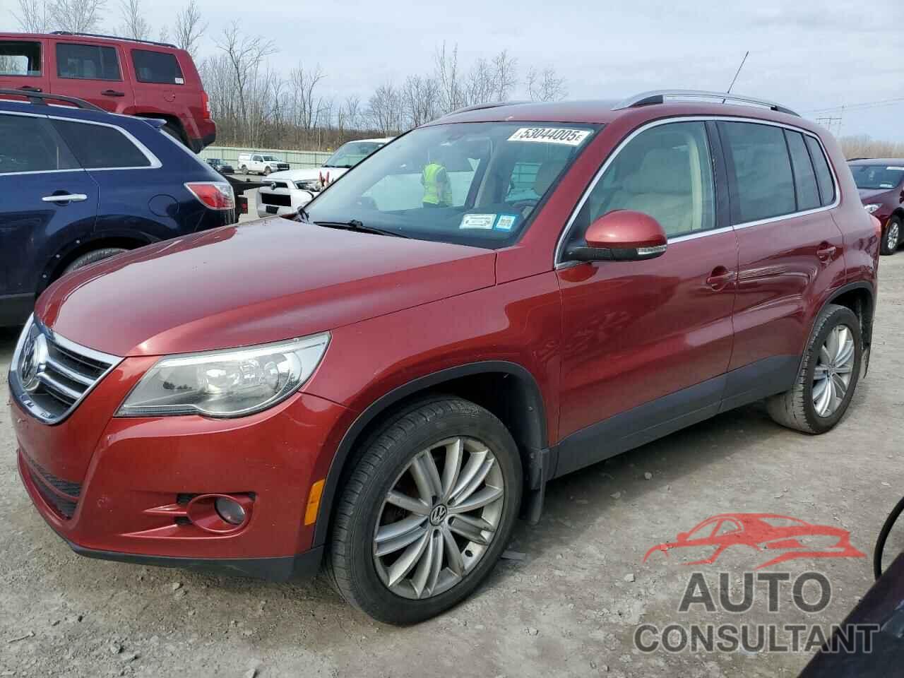 VOLKSWAGEN TIGUAN 2011 - WVGBV7AX7BW001124