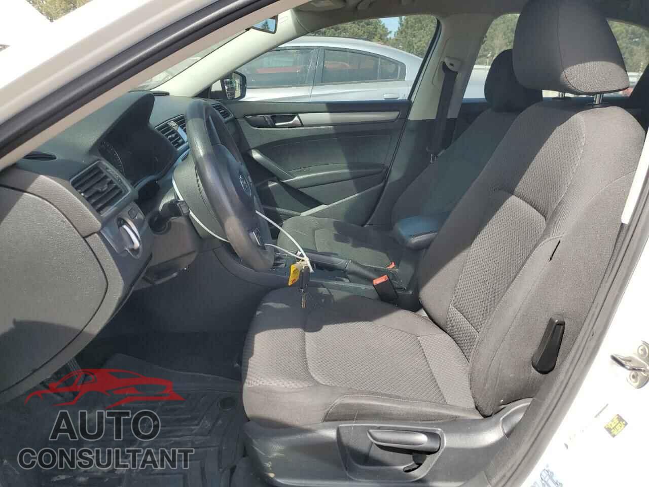 VOLKSWAGEN PASSAT 2014 - 1VWAP7A37EC006897