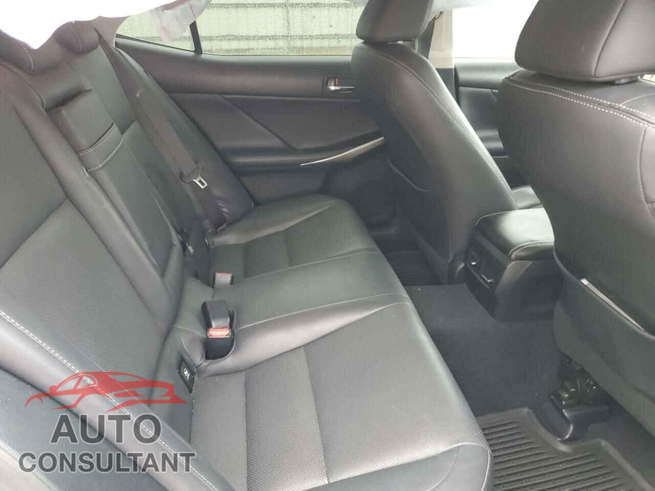 LEXUS IS 2015 - JTHCF1D23F5020735