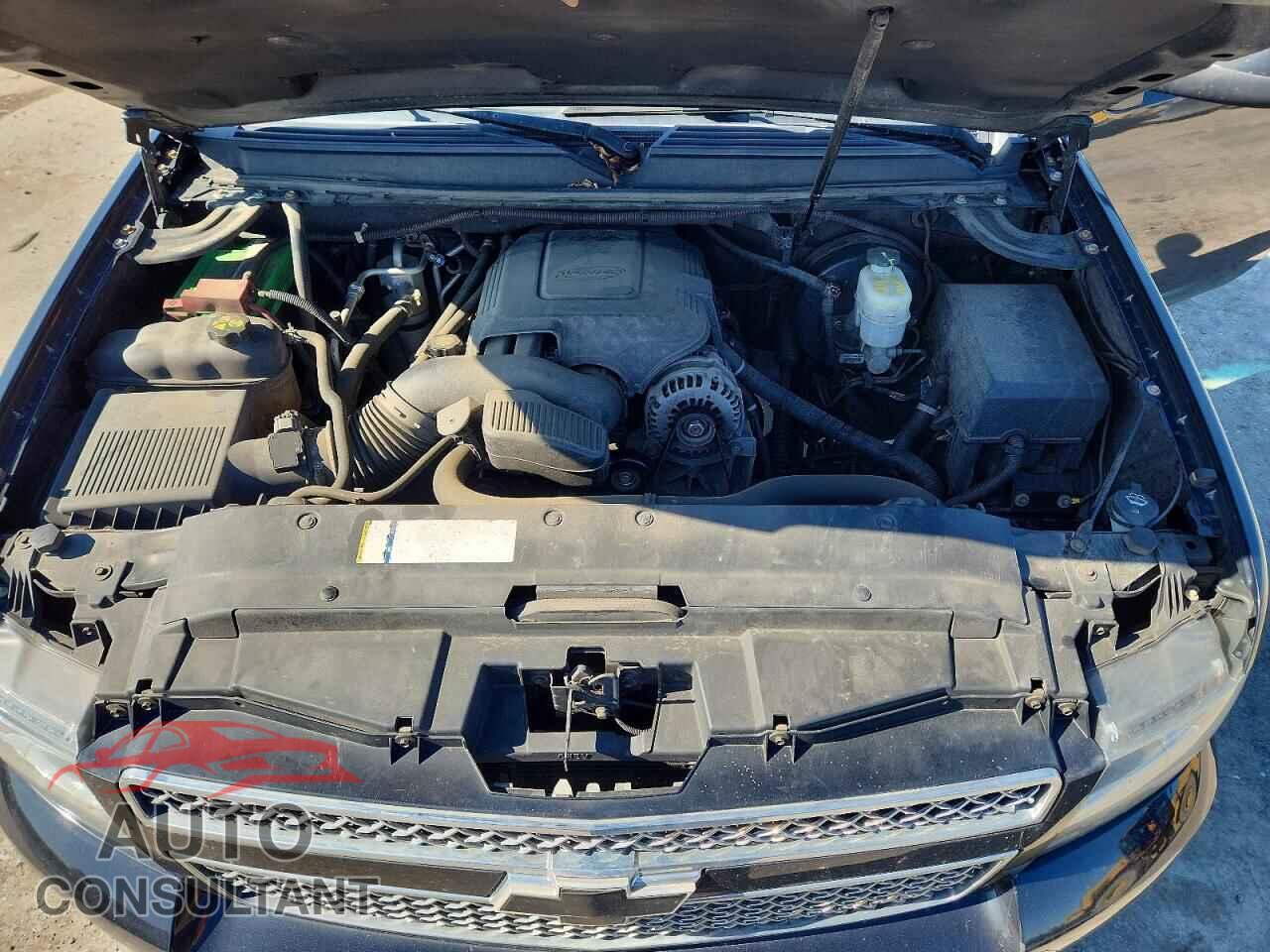CHEVROLET TAHOE 2011 - 1GNSKBE02BR244892
