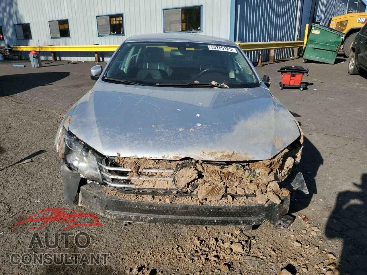 VOLKSWAGEN PASSAT 2013 - 1VWBP7A36DC067614
