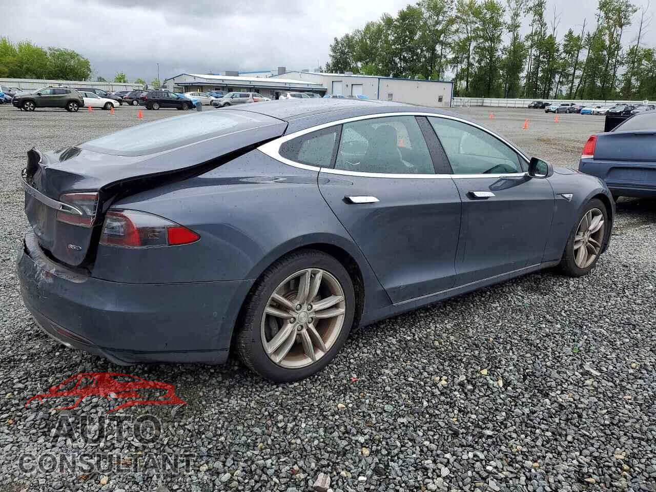 TESLA MODEL S 2015 - 5YJSA1E25FF118450