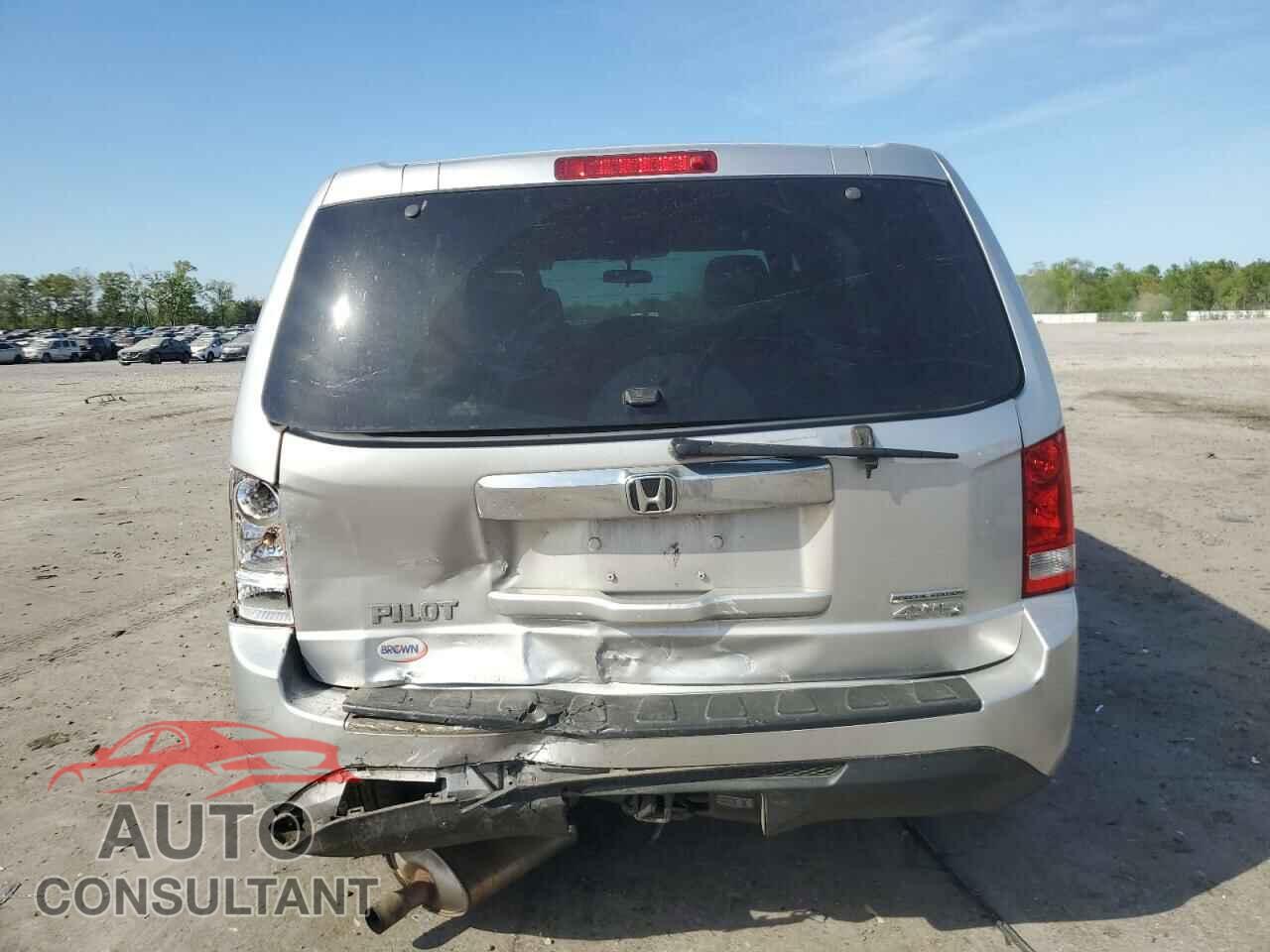 HONDA PILOT 2015 - 5FNYF4H31FB074934