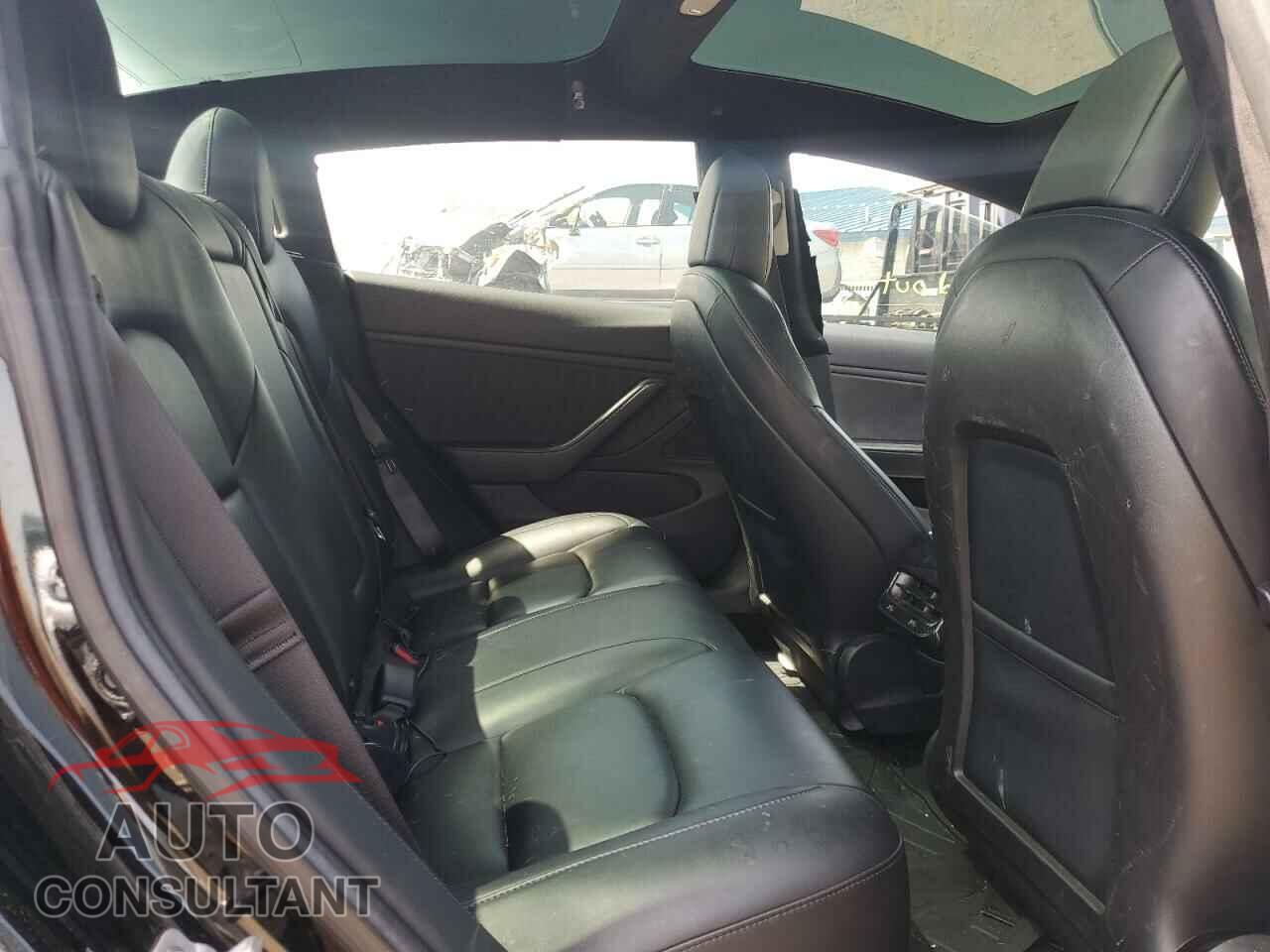 TESLA MODEL 3 2018 - 5YJ3E1EB9JF068279