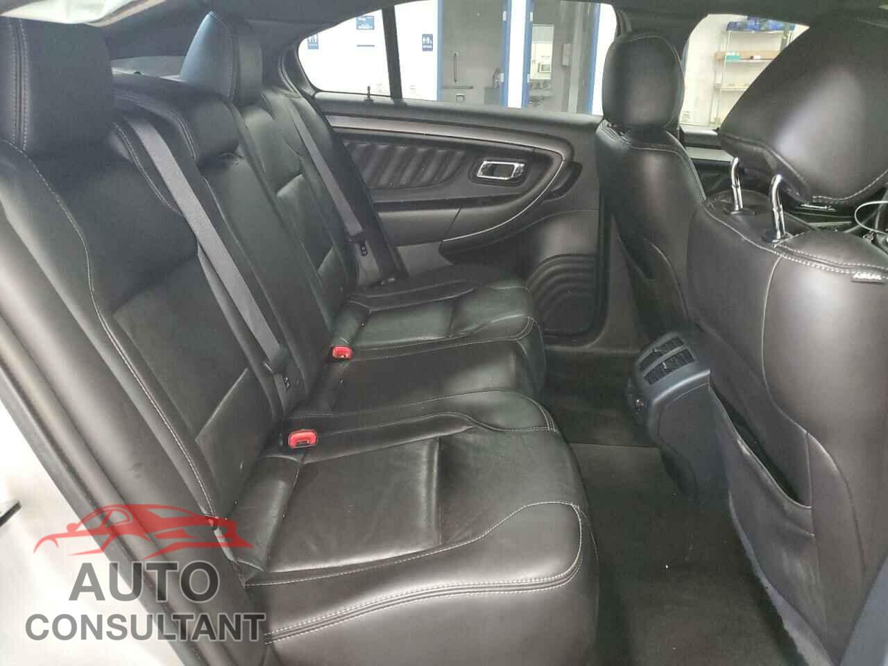 FORD TAURUS 2015 - 1FAHP2E85FG177576