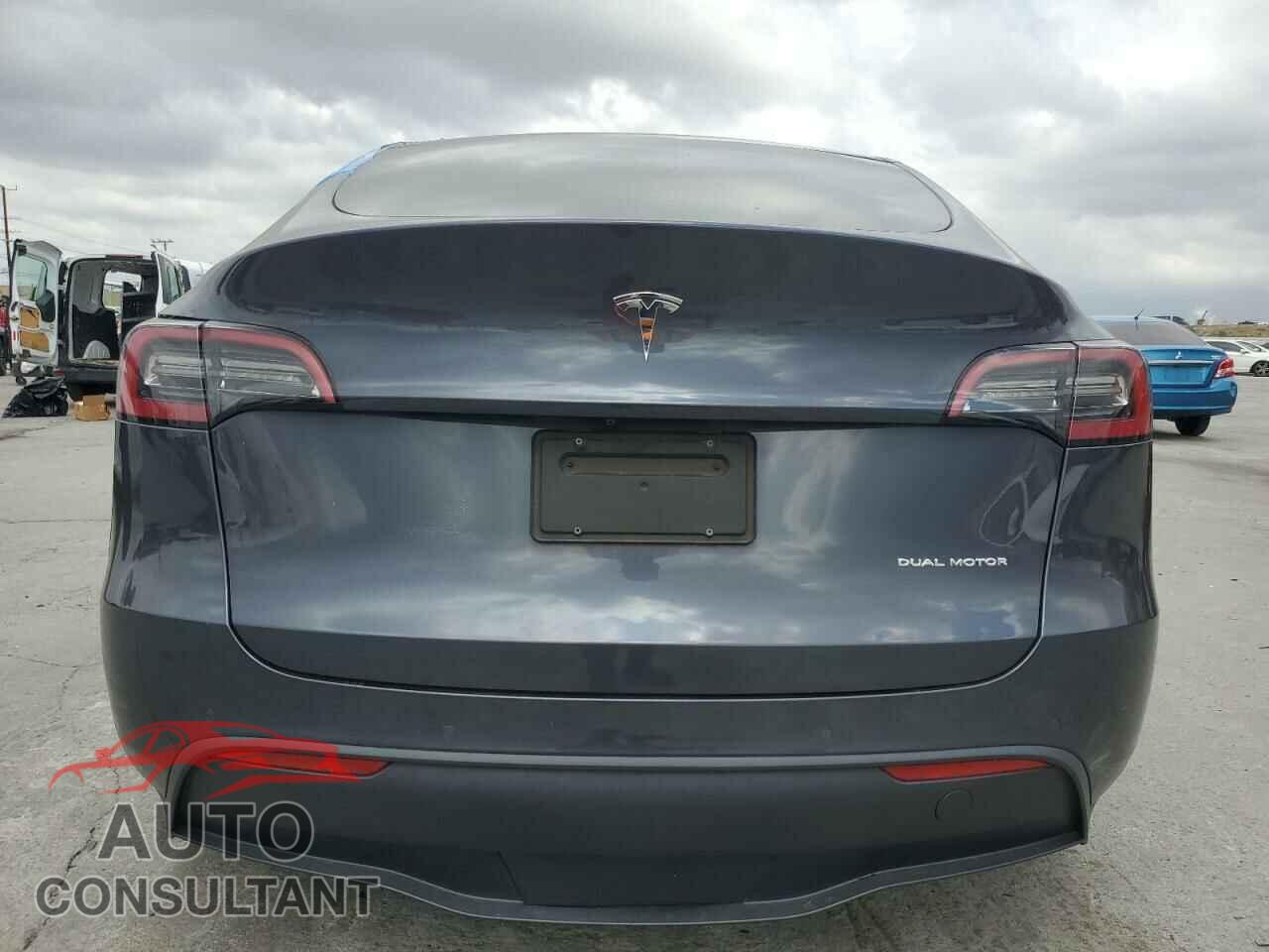 TESLA MODEL Y 2022 - 7SAYGAEE2NF516946