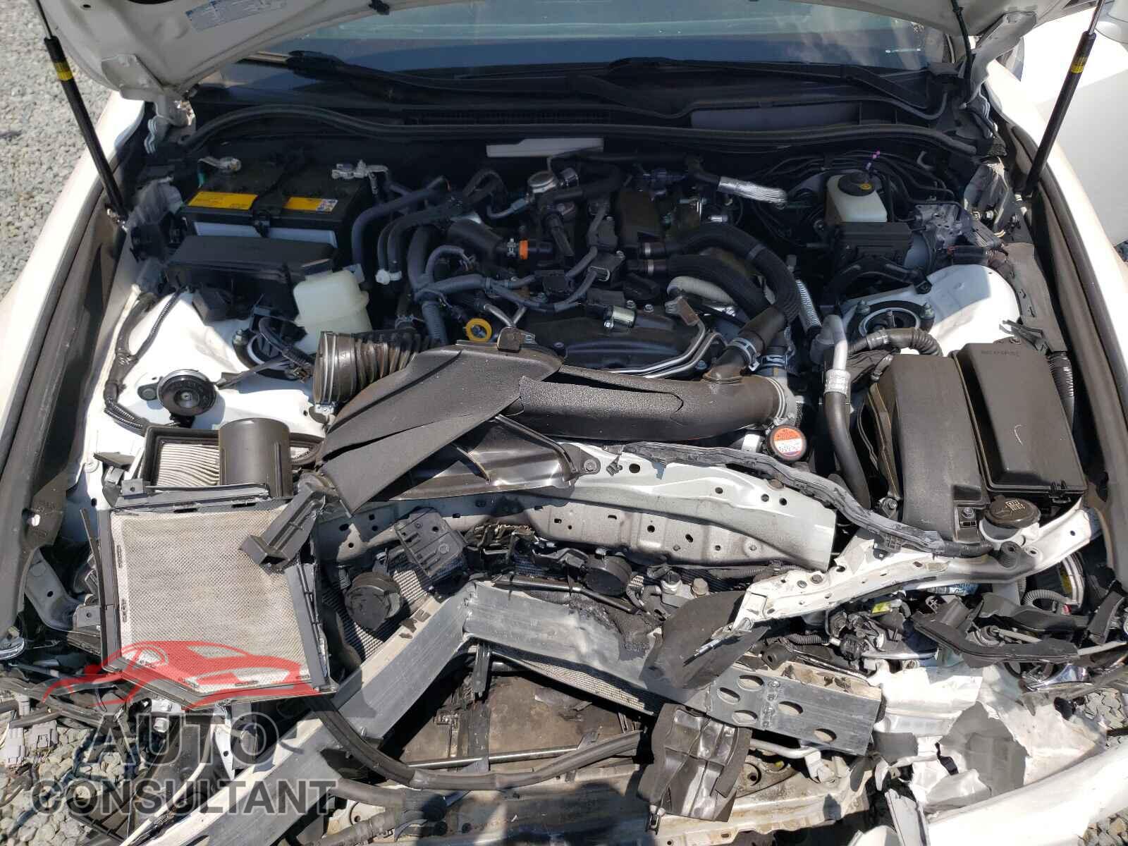LEXUS IS 2016 - JTHBA1D25G5016620