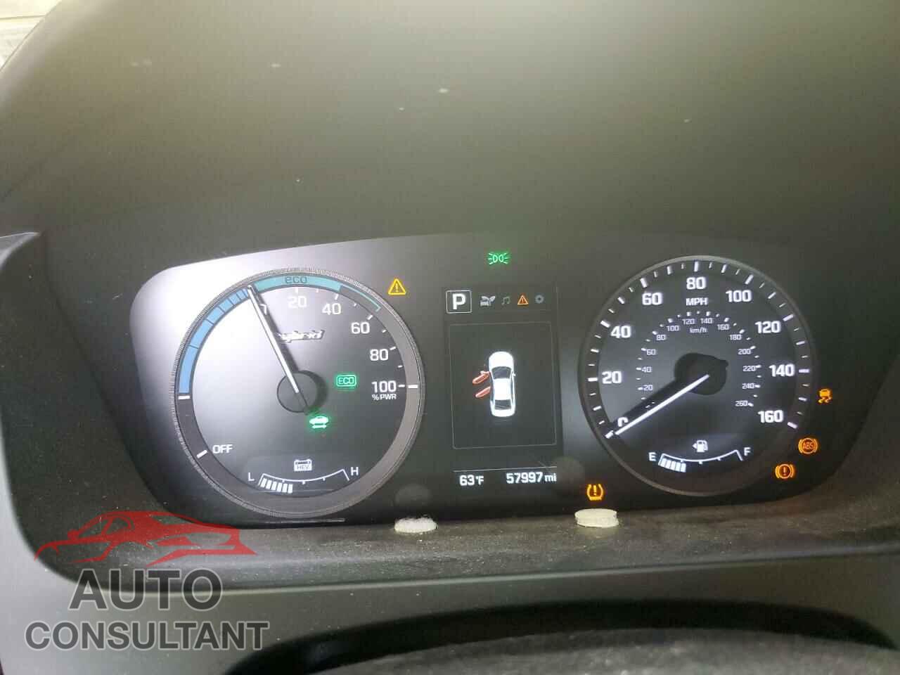 HYUNDAI SONATA 2017 - KMHE24L30HA067583