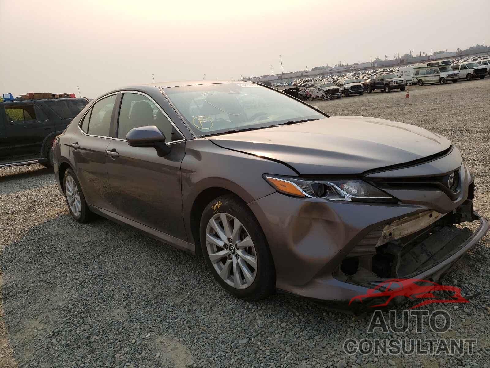 TOYOTA CAMRY 2018 - 4T1B11HK9JU047146