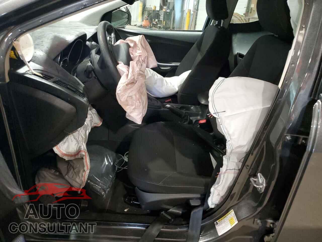 FORD FOCUS 2015 - 1FADP3F2XFL249250