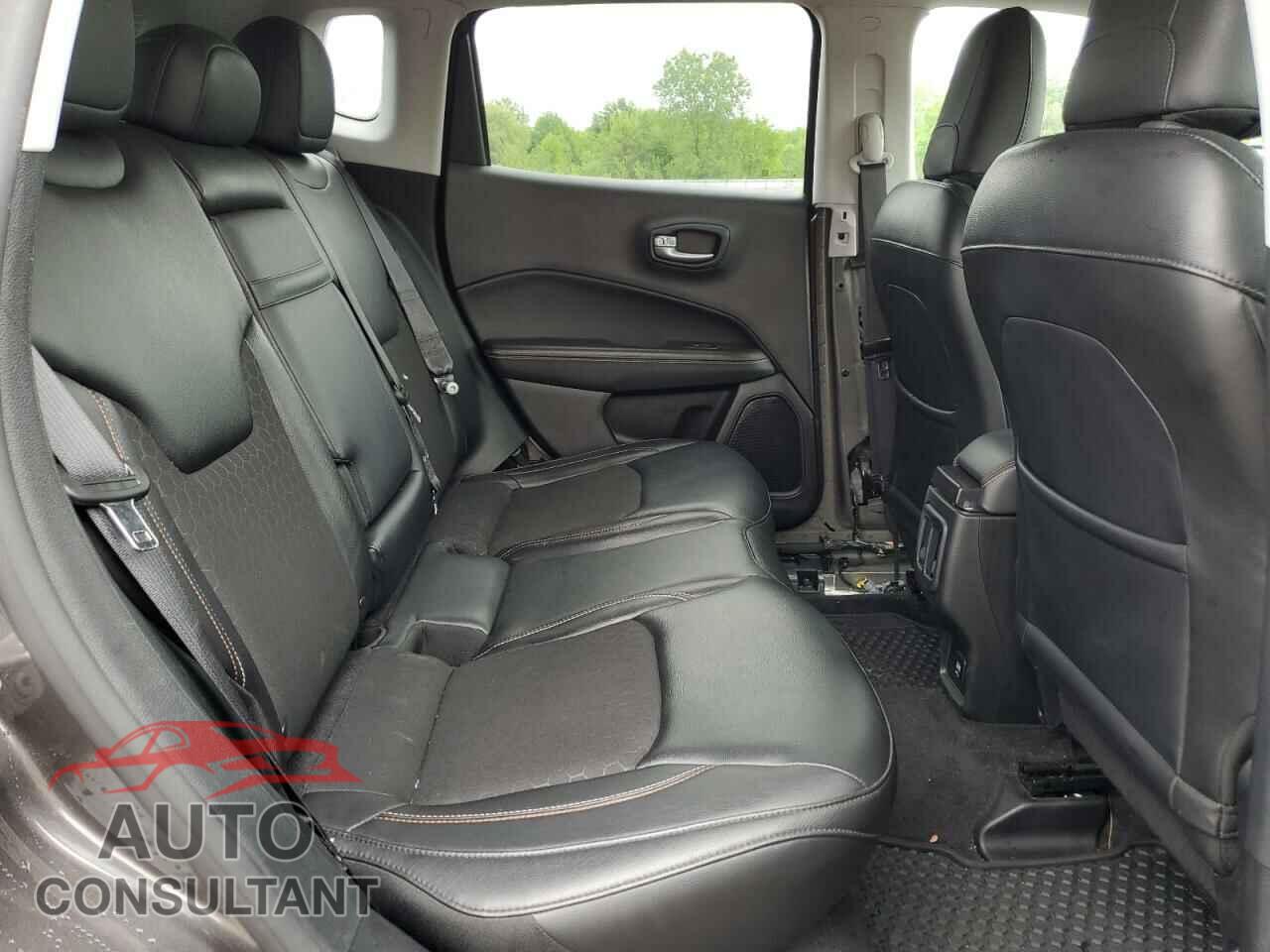 JEEP COMPASS 2018 - 3C4NJDBB3JT142467