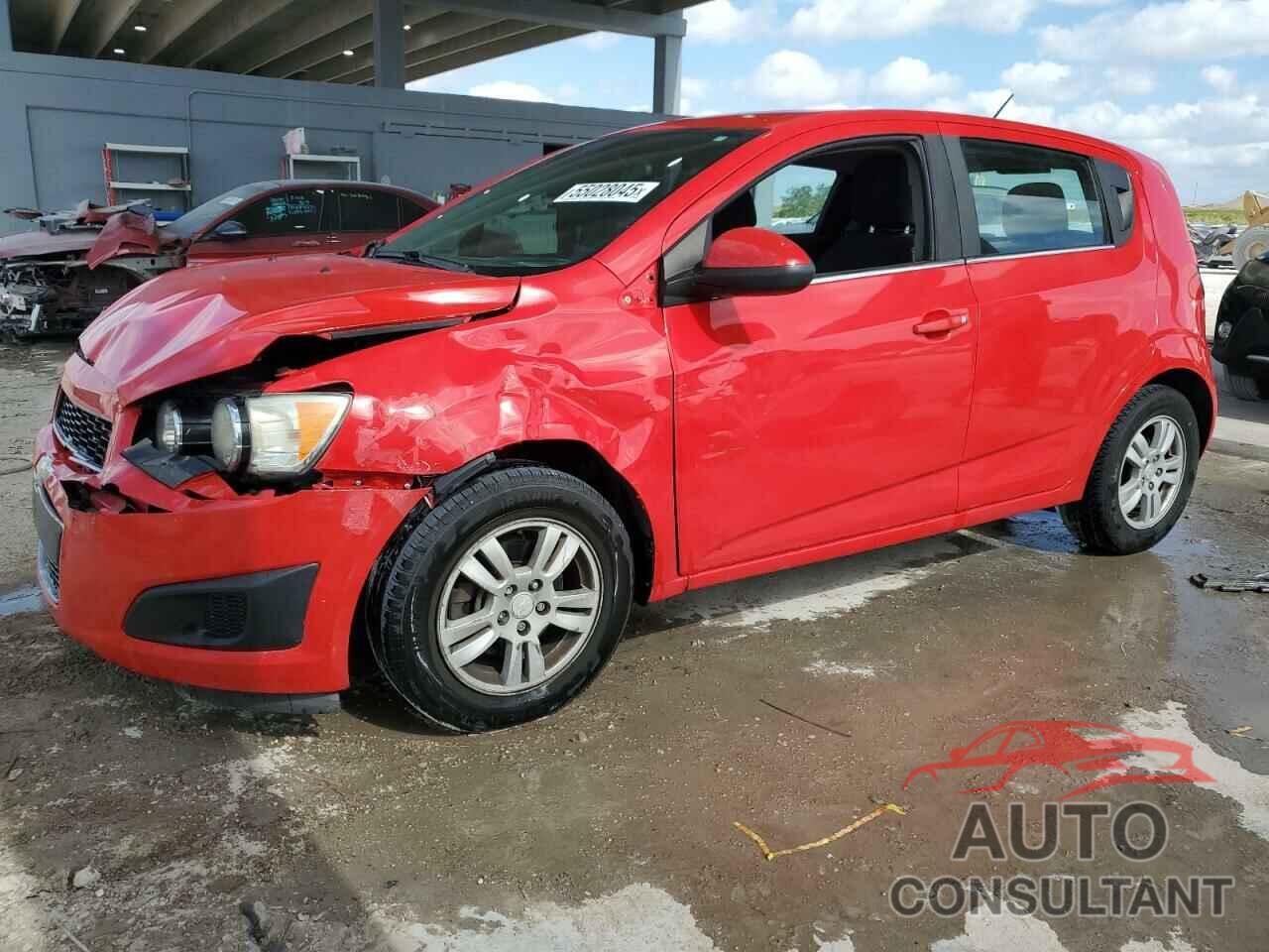 CHEVROLET SONIC 2015 - 1G1JC6SH8F4109883