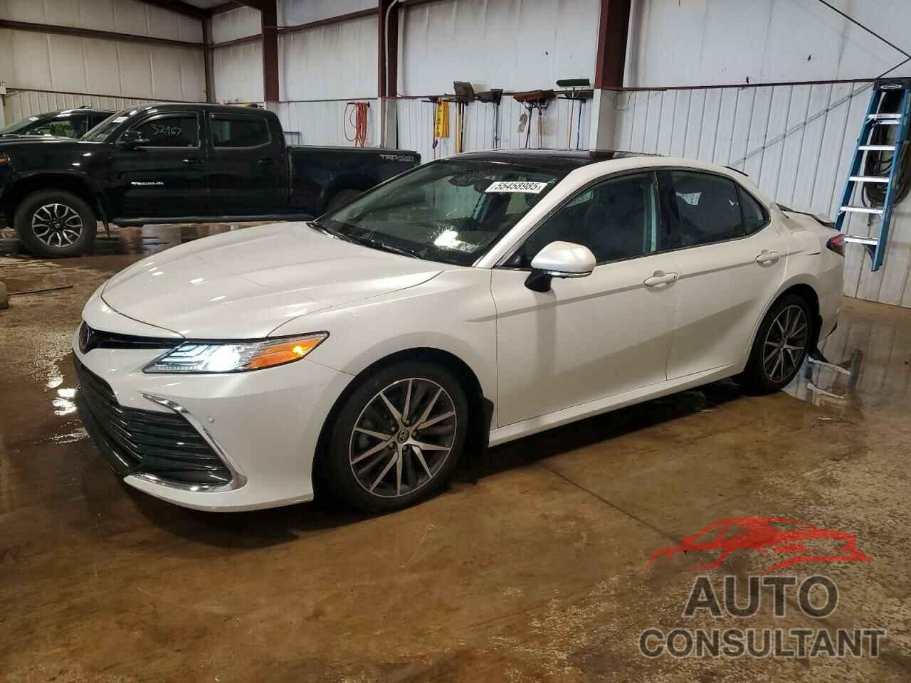 TOYOTA CAMRY 2022 - 4T1F11AKXNU021933