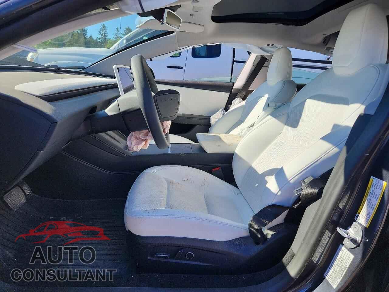 TESLA MODEL 3 2024 - LRW3E7EBXRC262571
