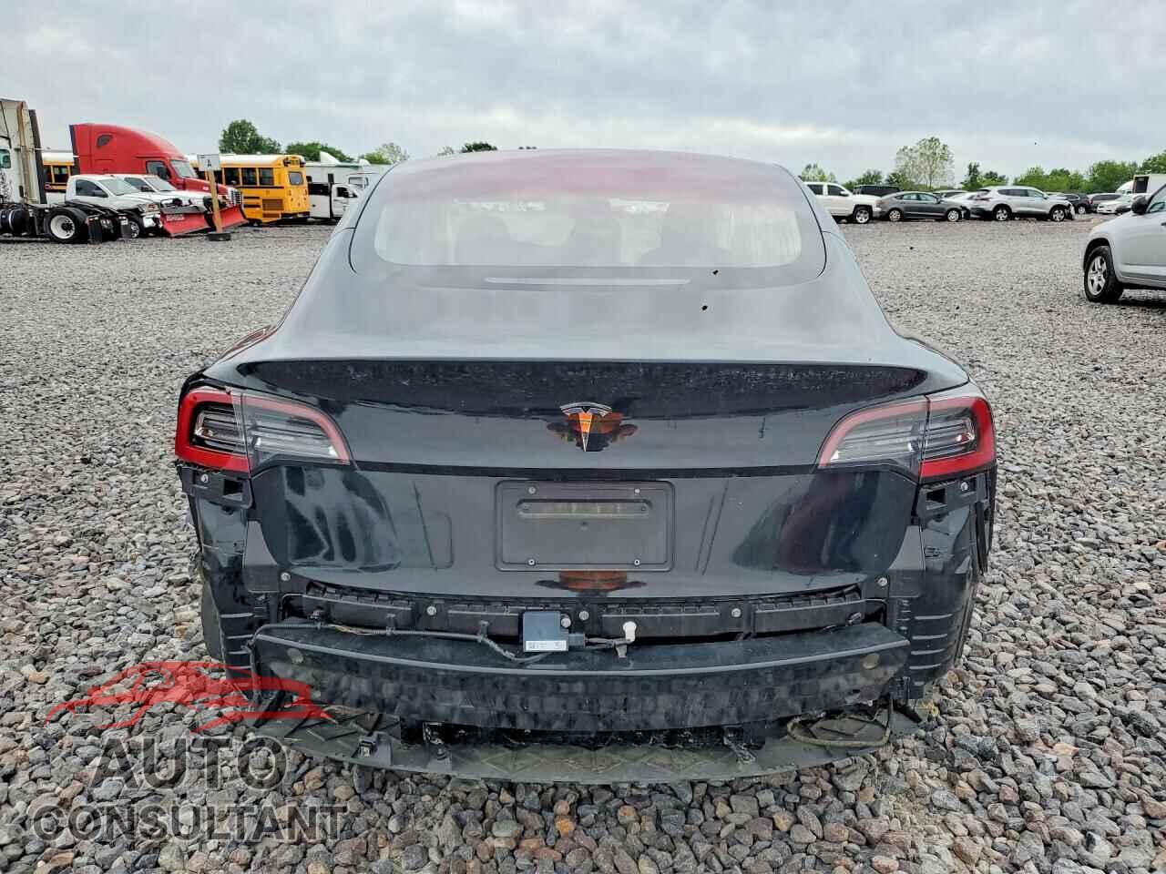 TESLA MODEL 3 2018 - 5YJ3E1EB3JF183704