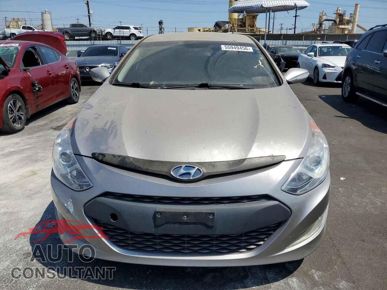 HYUNDAI SONATA 2011 - KMHEC4A41BA006131