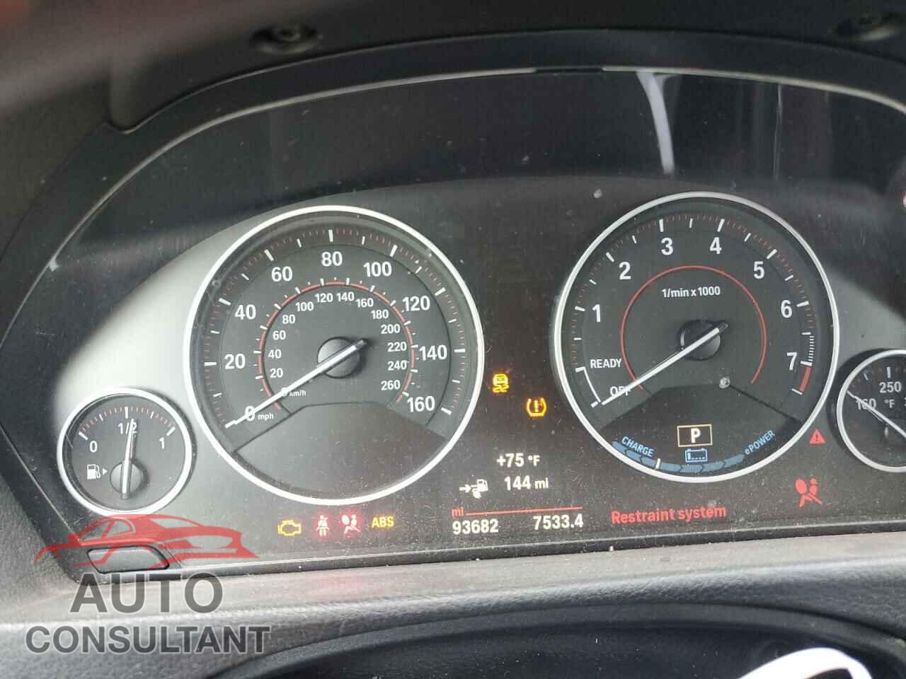 BMW 3 SERIES 2017 - WBA8E1C36HA159138