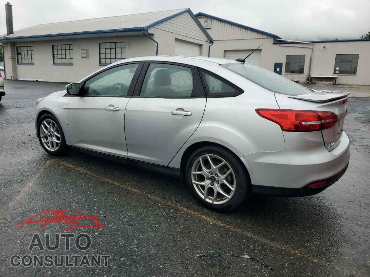 FORD FOCUS 2015 - 1FADP3F20FL214085
