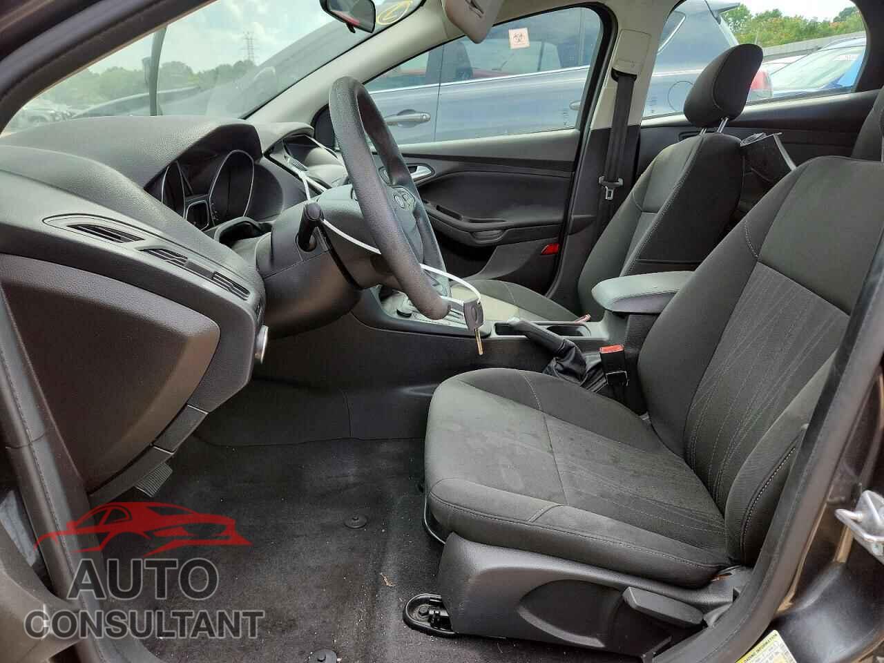 FORD FOCUS 2018 - 1FADP3FE4JL210608