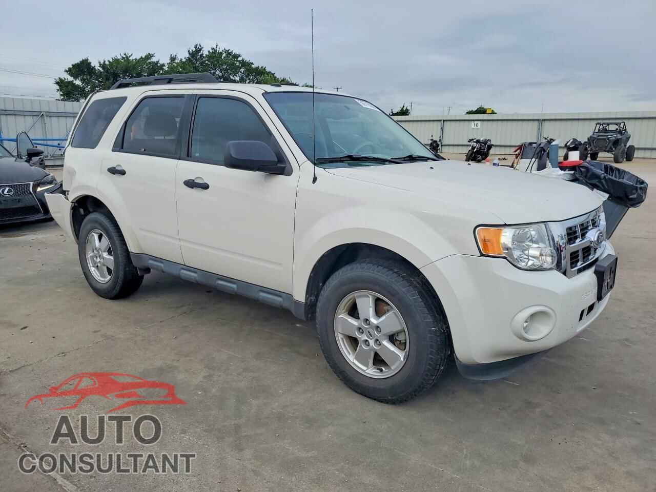 FORD ESCAPE 2011 - 1FMCU0D71BKC10330
